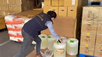 手搖飲糖漿奶精戶外曝曬　中市稽查4缺失