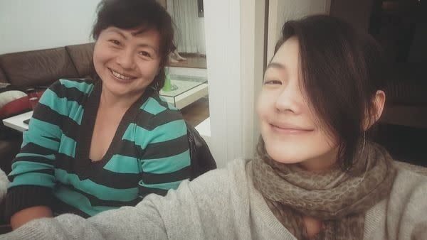 S媽除了育有大小S以外，還育有大女兒徐熙嫻（珍珍），小S前年5月曾發文祝大姊50歲生日快樂。（圖／翻攝自小S臉書）