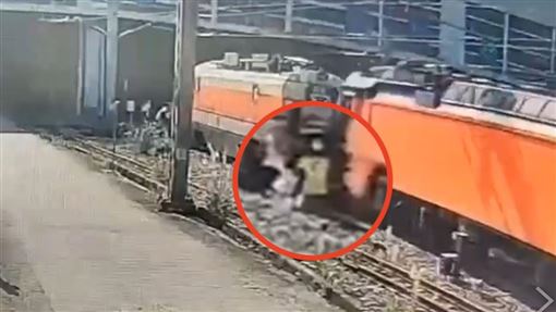 太專心沒發現　調車員被車廂「夾擊」消失