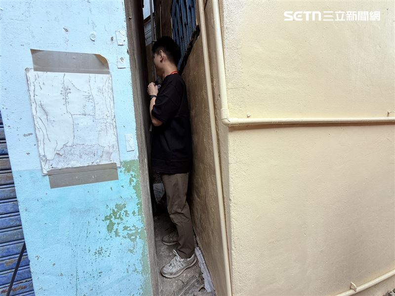 這是大林特有的「抓猴巷」據悉，只要正宮來抓姦，業者就會按鈴通知，此時「猴子」可以從這個小巷逃跑。（圖／記者李育道攝影）