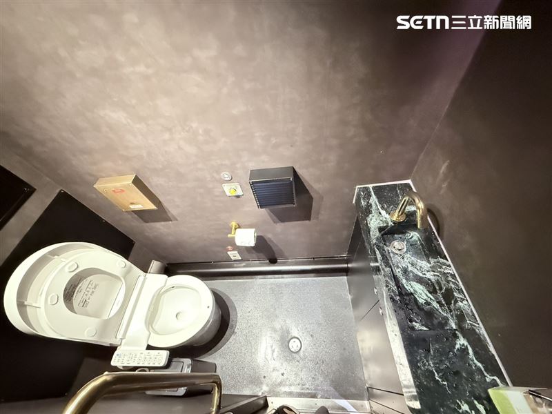 山嵐號廁所空間（圖／記者李育道攝影）