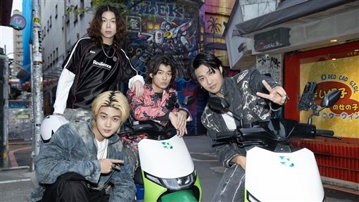 新店金城武爆車禍意外　遭撞摔車傷勢曝光