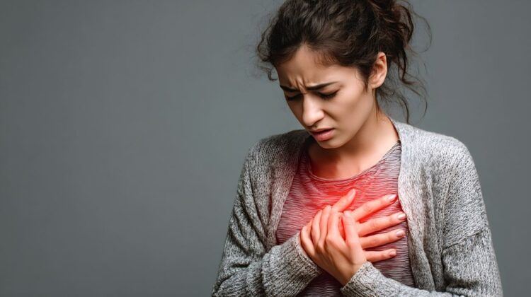 過年趕工族注意！醫解密胸痛「5大兇手」