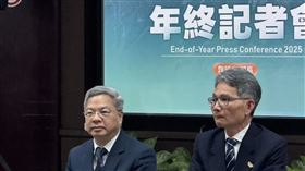 經濟部2月5日年終記者會，部長龔明鑫說明總經概況。（圖／記者廖珪如攝影）