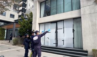 17歲槍手冷靜換匣！他因這原因怒掃射茶行