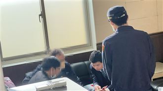 孕婦騎車自撞「1屍2命」　家屬悲痛相驗