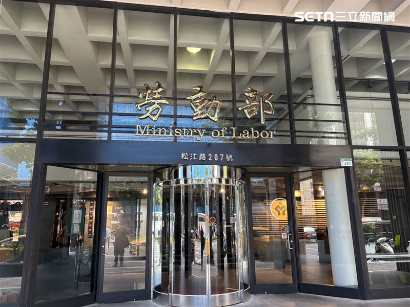 勞動部今（6）日正式公布，備受關注的「週休三日」公投連署案是否通過。（圖／記者王文承攝影）