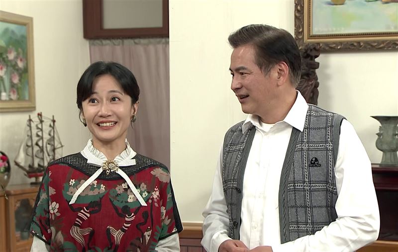 陳婉婷（左）透露馬國賢私下毫無架子。（圖／台視提供）