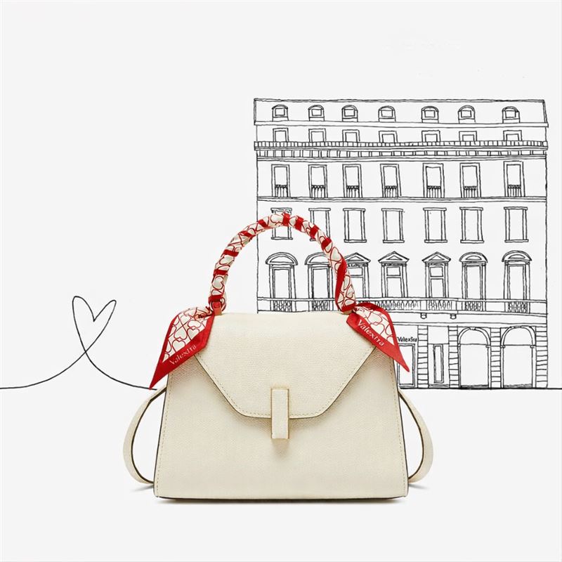 Valextra精選包款迎接情人節與農曆新年，將米蘭建築線條描繪愛與祝福的雙重時刻。（圖／品牌業者提供）