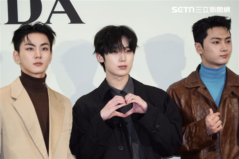 善禹手比愛心。（圖／記者趙于瑩攝影）