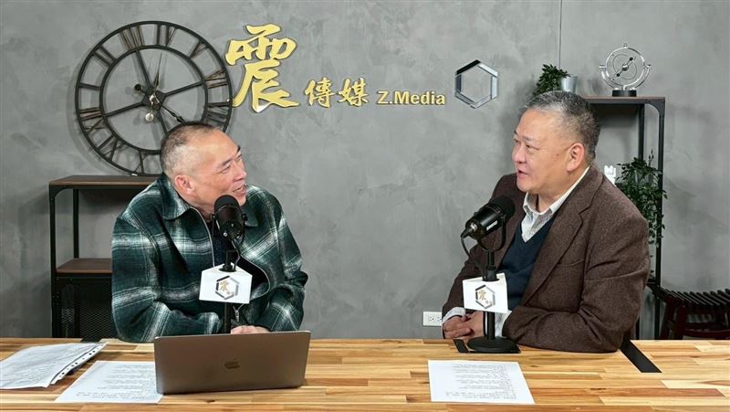 吳崑玉（右）說，李貞秀擺明就是來破壞中華民國法律制度。（圖／震傳媒《新聞！給問嗎？》提供）