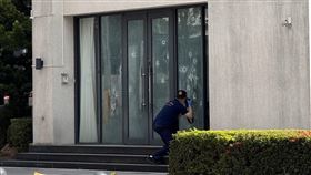  以為放鞭炮，台中太平茶行，被轟20多槍，蜂窩，鄰居:出入複雜(圖／翻攝畫面)