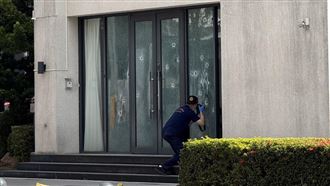 17歲少年連轟茶行20多槍　剛理髮搭車投案