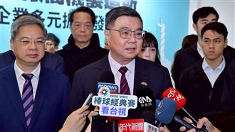 財劃法後第二例　卓榮泰：不副署眷改條例