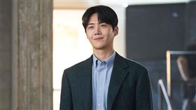 南韓演員金宣虎逃稅爭議持續延燒，即使已公開致歉並補繳稅款，相關效應仍在擴散。（圖／Netflix提供）