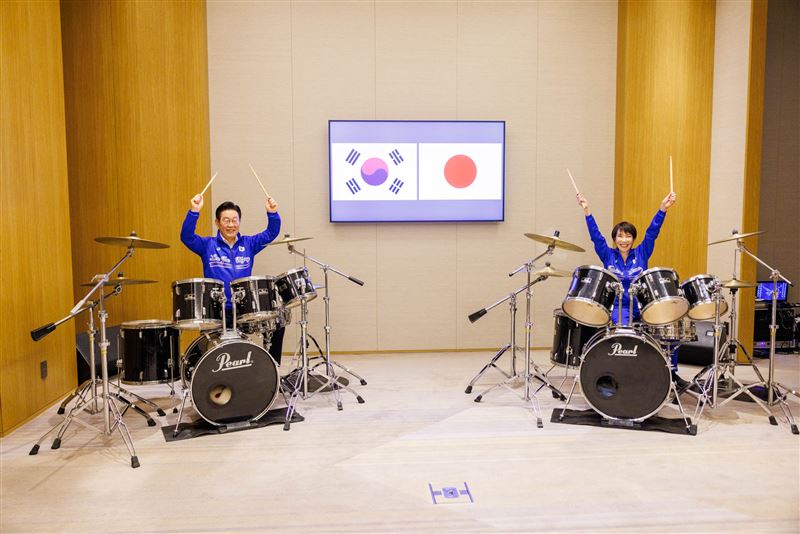 上月南韓總統李在明訪日時，高市與對方一同打鼓。（圖／翻攝自X平台 @takaichi_sanae）