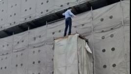 豆腐媽媽替身墜樓　頭重擊水泥地影片曝光