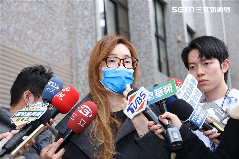 《豆腐媽媽》替身演員重摔，家屬出面召開記者會。（圖／記者鄭孟晃攝影）