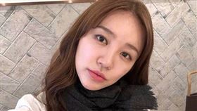 尹恩惠近日現身公開場合，臉部狀態意外成為討論焦點。（圖／翻攝自尹恩惠IG）