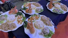 緯創歡慶25週年，尾牙找來君品酒店外燴助陣！菜色超澎湃，龍蝦四喜拼盤、古早味珠貝佛跳牆、麻油鮑魚通通有，甜點霸氣送上哈根達斯。伴手禮更暖心攜手喜憨兒基金會，送出「財」字爆米花。員工大讚：樂在緯創，幸福感爆棚！（圖／記者師瑞德攝影）