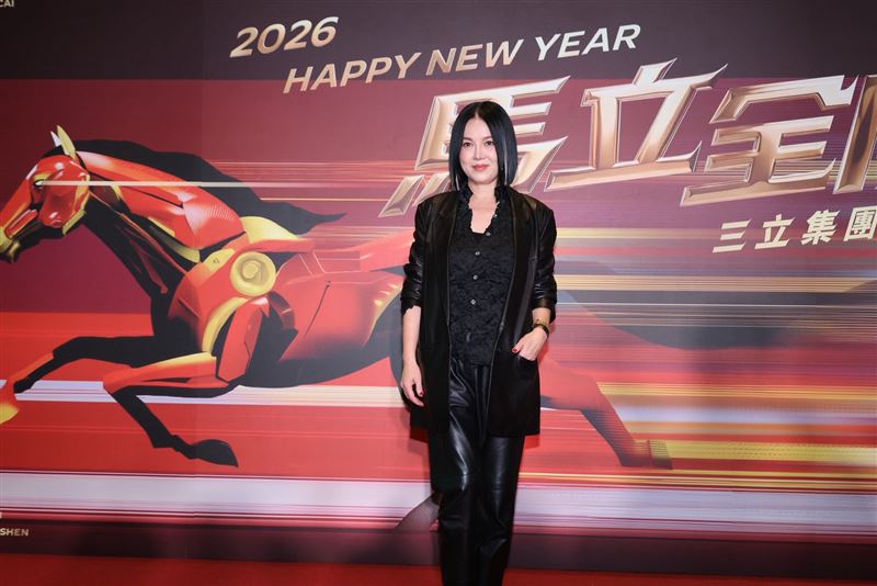 苗可麗出席三立尾牙。(圖/記者鄭孟晃攝影)