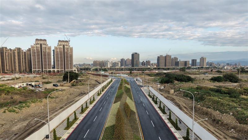 貴子坑溪跨溪橋梁工程，10座橋預計將有5座今年完工，加上莊田路即將在農曆年前通車，未來新莊及泰山間的交通將更加便利。（圖／地政局提供）