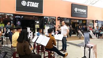 知名樂團指揮迫學生像屍體趴地！家長怒控