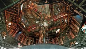 製作團隊從零打造火星世界觀，透過實景結合視覺特效，帶給觀眾震撼視覺饗宴。