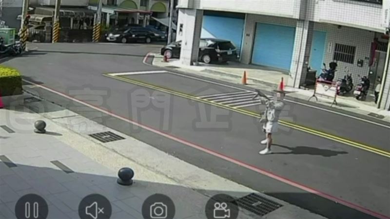 槍枝卡彈。（圖／翻攝黑色豪門企業）