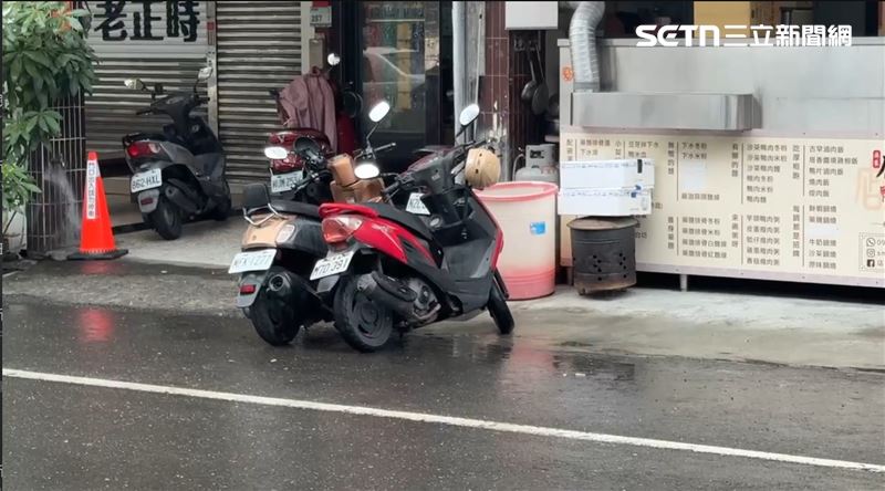 鴨肉店因為客人停車問題，和隔壁影印店結怨已久，從去年11月開始，已經2度發生攻擊事件。（圖／記者朱俊傑攝影）