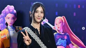 EJAE為《獵魔女團》主角Rumi擔任歌唱配音，並親自參與主題曲〈Golden〉的詞曲創作。（圖／翻攝自IG @ejae_k）