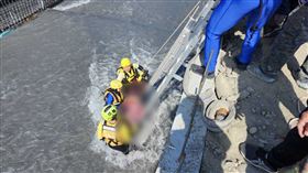 彰化,7阿公,八堡圳,消防,關匣門,救人,打撈起,冰冷遺體（圖／民眾提供） 