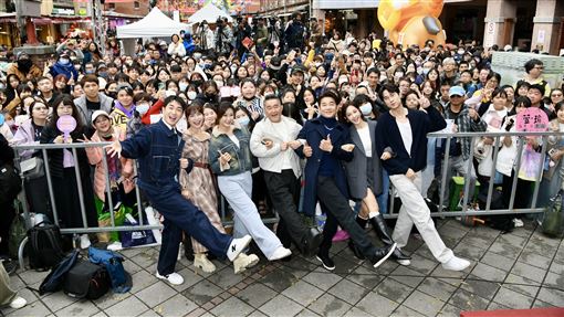 《百味》粉絲見面會擠爆3千人嗨翻大稻埕