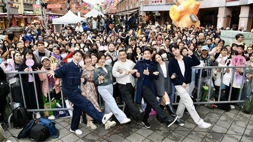 《百味》粉絲見面會擠爆3千人嗨翻大稻埕