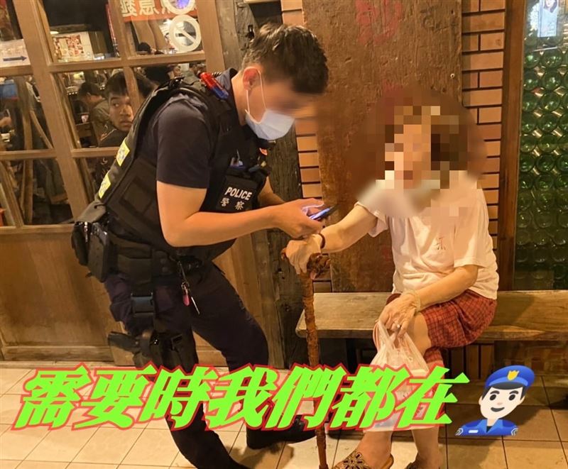 黃員有警界彭于晏之稱，平時也熱心助人。（圖／翻攝臉書）