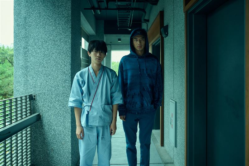 姜典用眼神演戲，首集就傅孟柏上身。（圖／樂波時代提供）