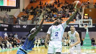 張傑瑋成洋基首勝英雄　李逸驊：霸氣十足