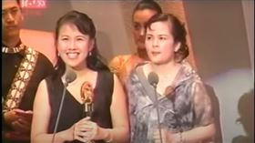 林奐均（左）2004年以「你是我最愛」獲得金曲獎最佳宗教音樂專輯獎。（圖／翻攝自Youtube）