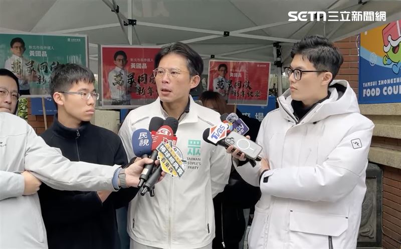 黃國昌新北掃市場接受媒體聯訪。（圖／翻攝畫面）