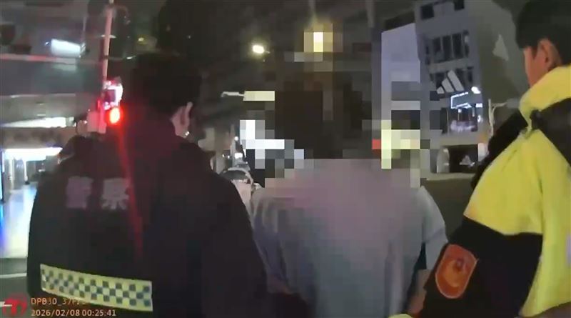 宋男被警方逮捕。（圖／翻攝畫面）