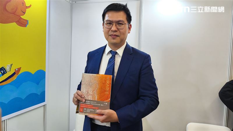 連雲建設總經理蔡漢霖2/7受邀至台北國際書展，舉辦《未竟之事：實踐都市更新的希望之書》新書發表會，並於現場接受採訪分享都更第一線觀察。（圖／記者陳韋帆）