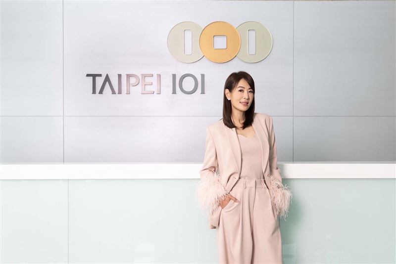 鄭運鵬認為，賈永婕會帶著自己和她一樣背景的朋友，一起爬上台灣轉型正義的101。（圖／翻攝自賈永婕臉書）