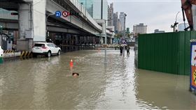 現場淹水情形。（圖／翻攝畫面）