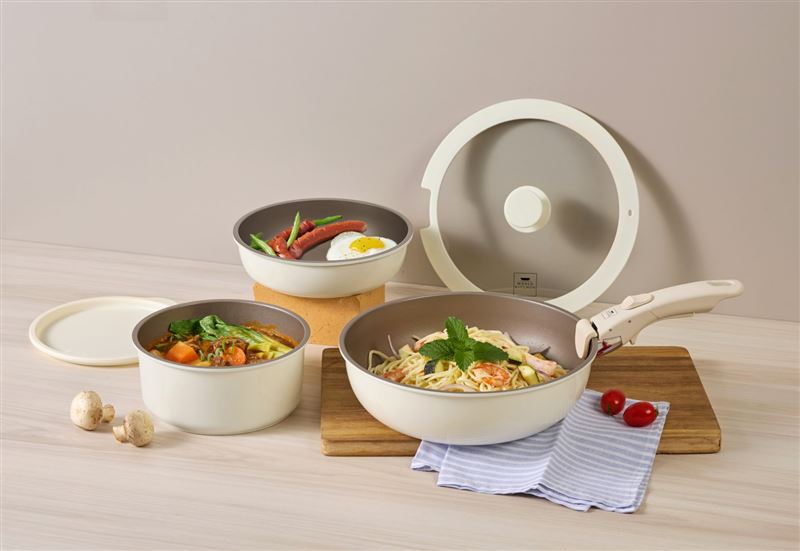 康寧餐具馬年百貨福袋即日起~2/20於全台百貨通路門市限定販售 (圖／康寧餐具提供)