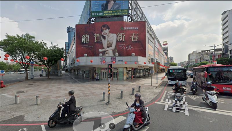 2月28日是最終營業日，3月初開始，將拆除建築本體，夷為平面土地，對於未來用途並未多說明，留下伏筆。（圖／翻攝自google街景畫面）