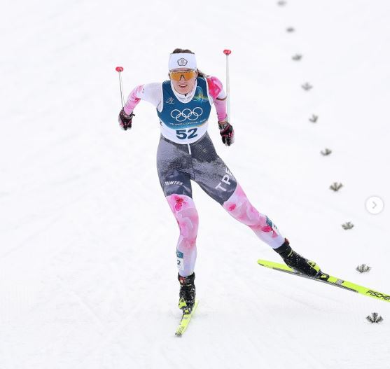 26歲的余睿代表台灣，在米蘭冬奧越野滑雪完賽。（圖／翻攝自IG @veliceraptor_）