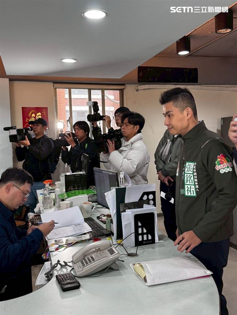 「銘揚首都」正式成軍！王義川帶領張銘祐、林子揚聯手登記投入初選。（圖／翻攝畫面）