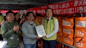 寒冬送暖！吳昇翰攜手會計師公會發物資