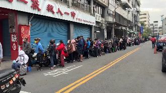 知名花生糖回歸！一早湧排隊人潮