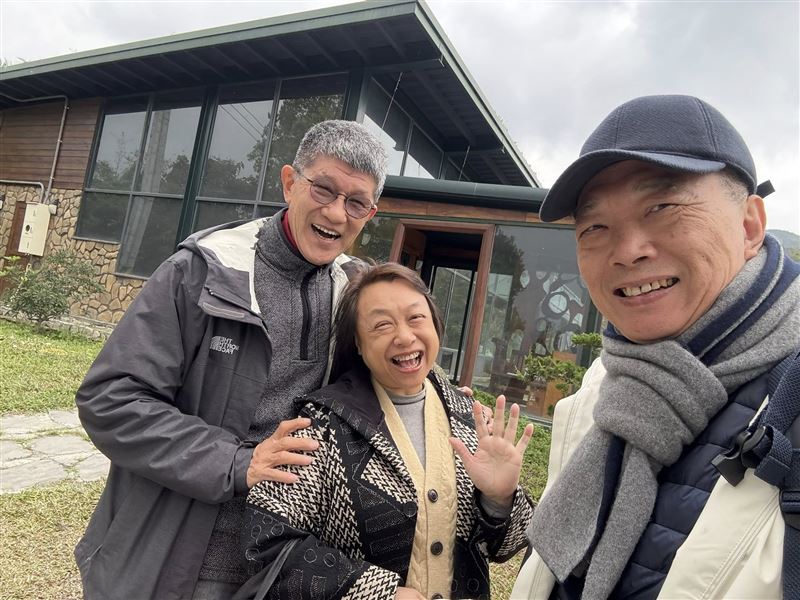 張光斗（右）曬虞戡平（左）近照。（圖／翻攝自張光斗臉書）